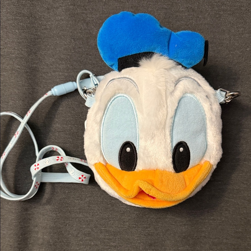 Tokyo, Disney Donald Duck bag